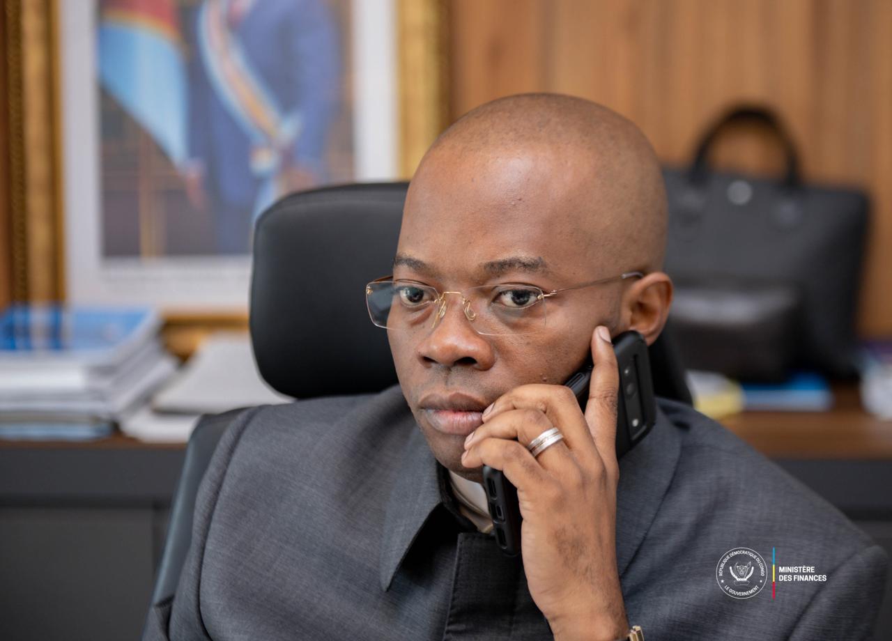 Man David Kiala T’Sinda soutient les élèves finalistes à Kenge